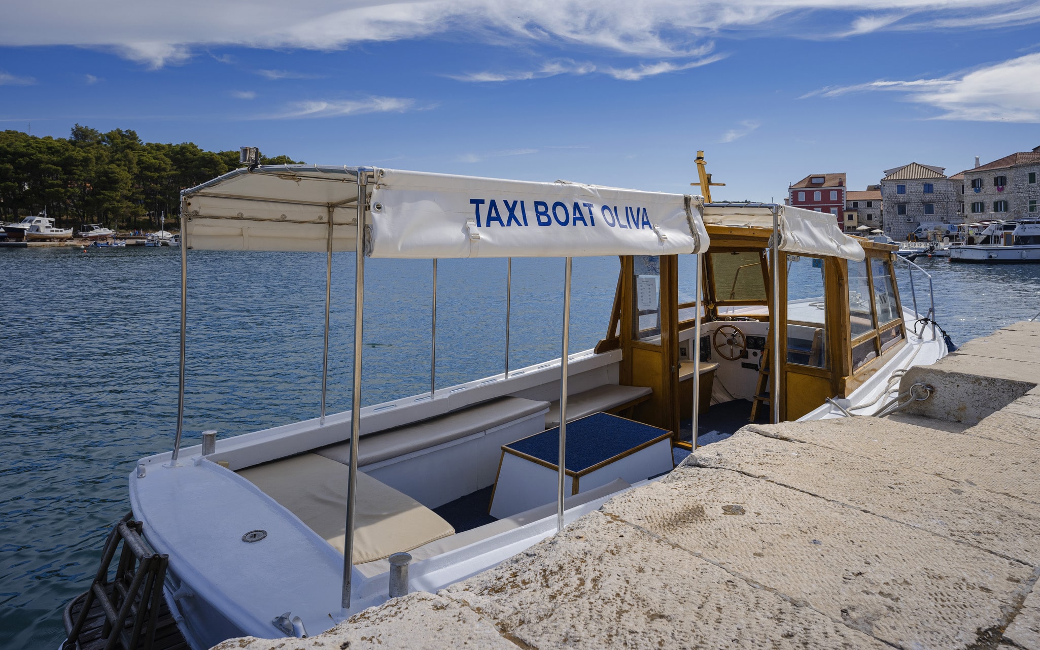 taxi boat